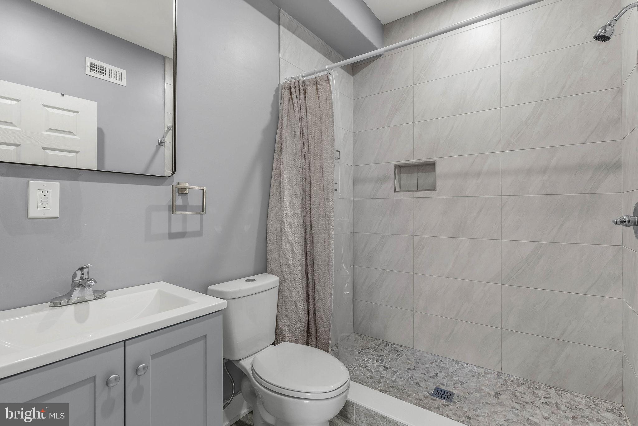 POINT BREEZE - Residential