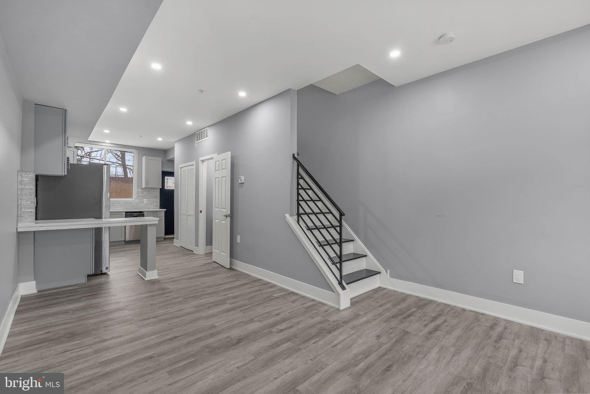 POINT BREEZE - Residential