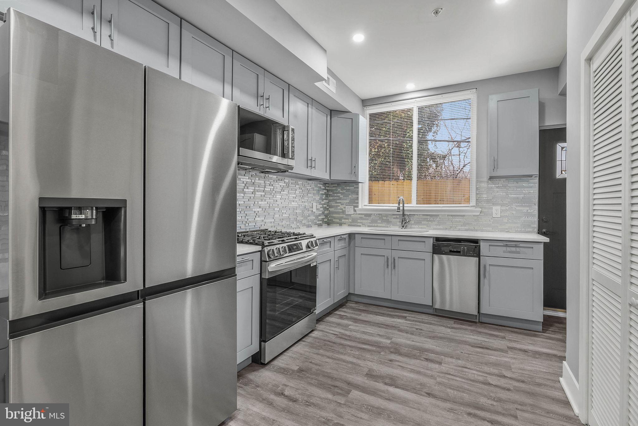 POINT BREEZE - Residential