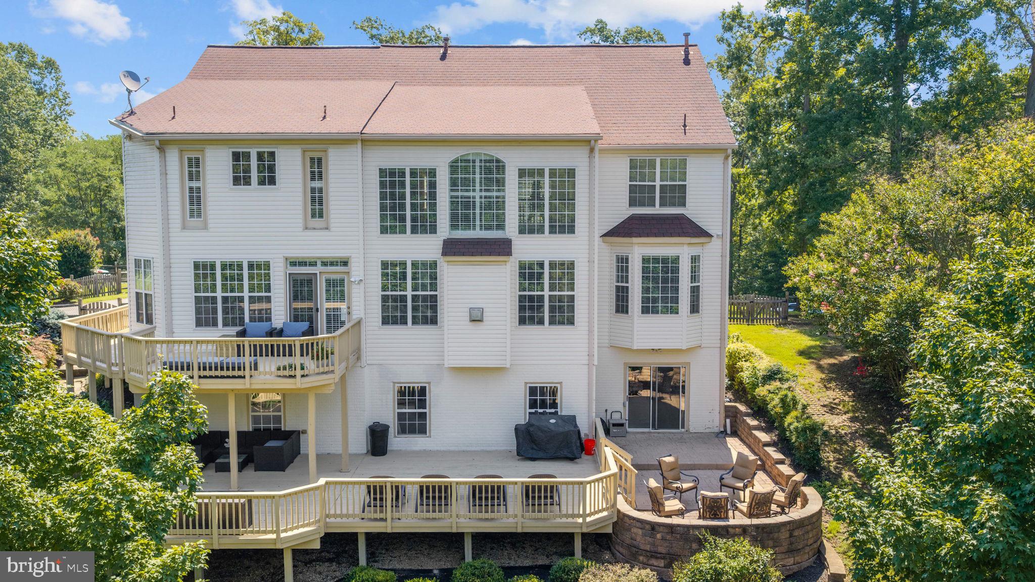 76 HIGH RIDGE DRIVE