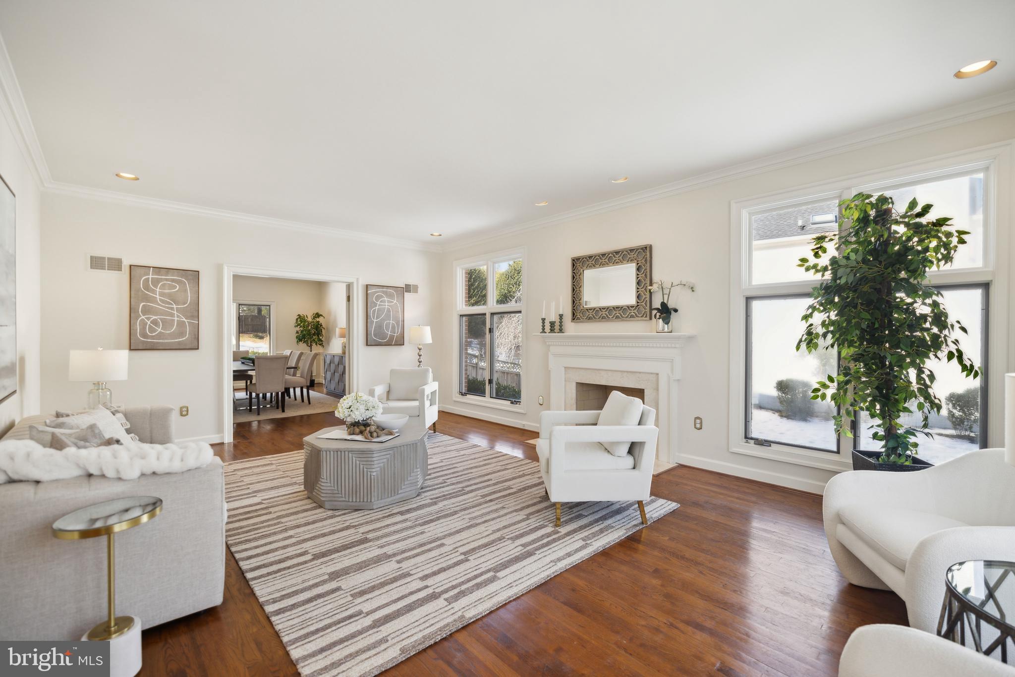 POTOMAC OUTSIDE - Residential