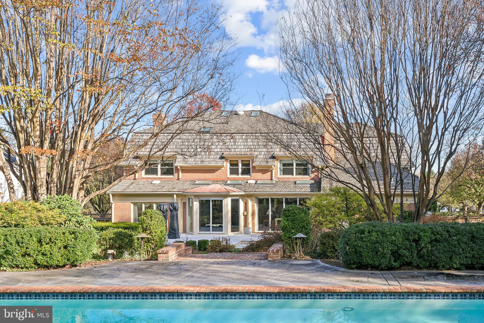 POTOMAC OUTSIDE - Residential