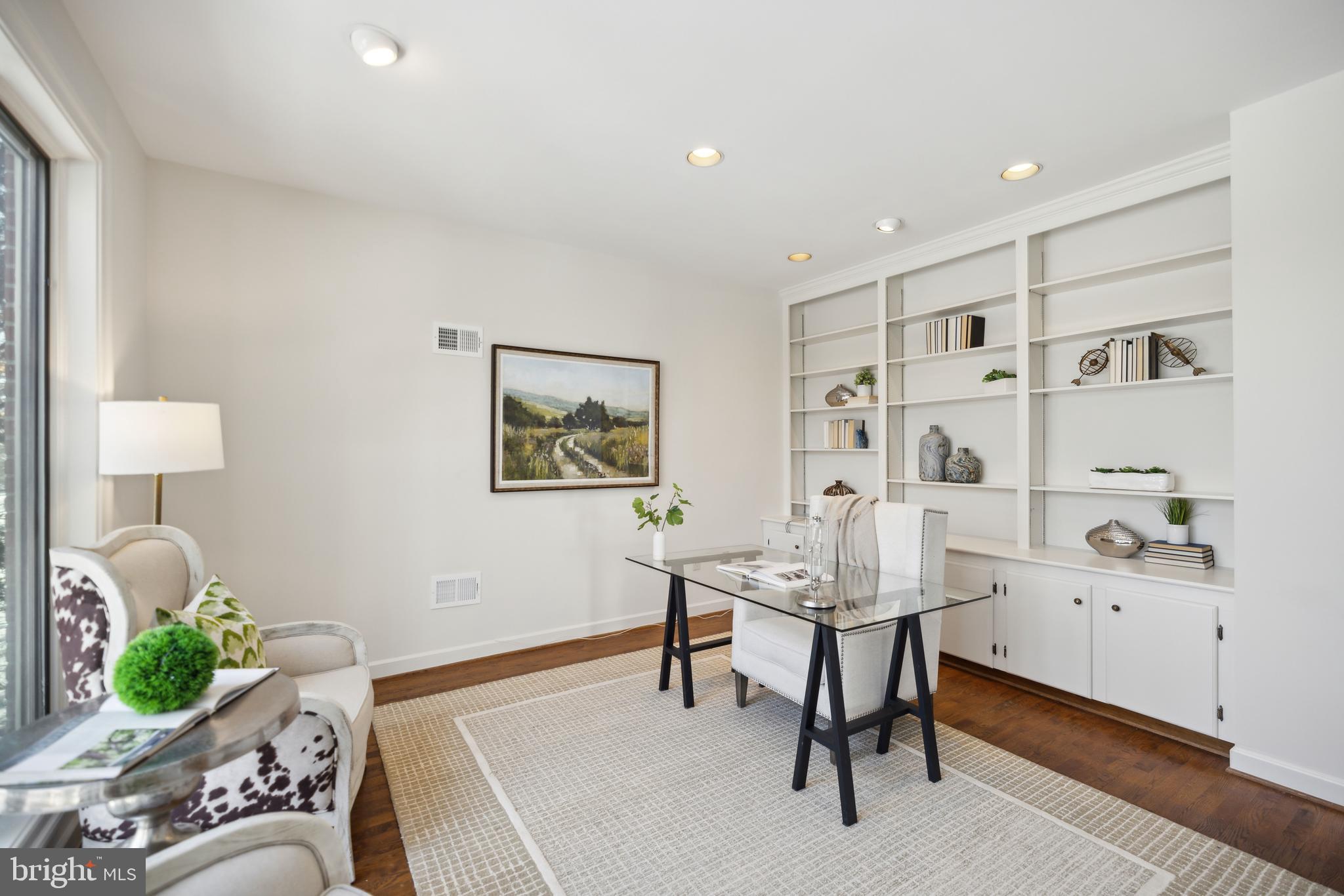 POTOMAC OUTSIDE - Residential