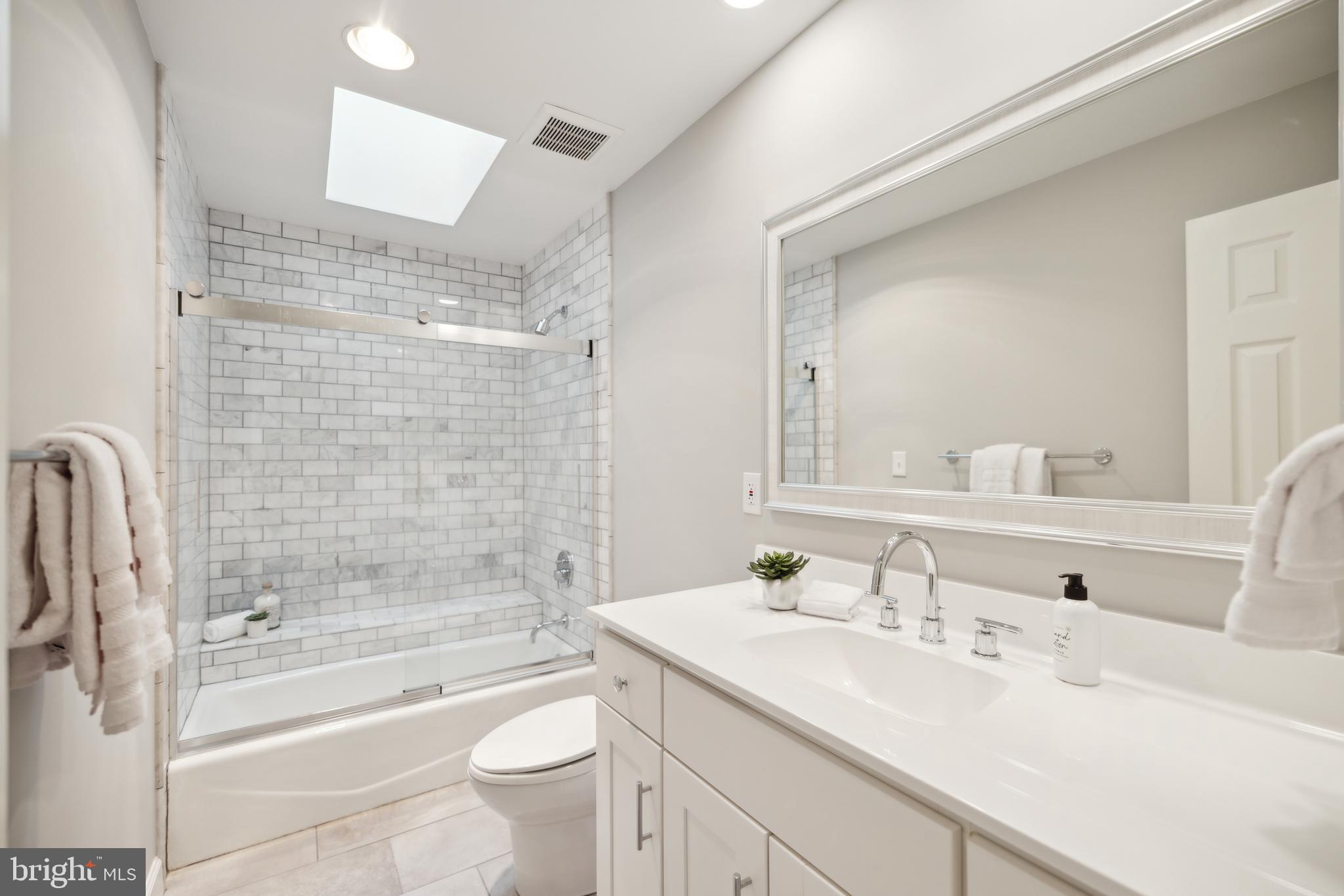 POTOMAC OUTSIDE - Residential