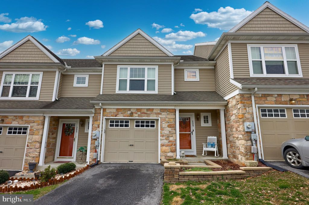 Photo of 208 MILLSTONE DR, MOUNTVILLE, PA 17554 (MLS # PALA2030732)