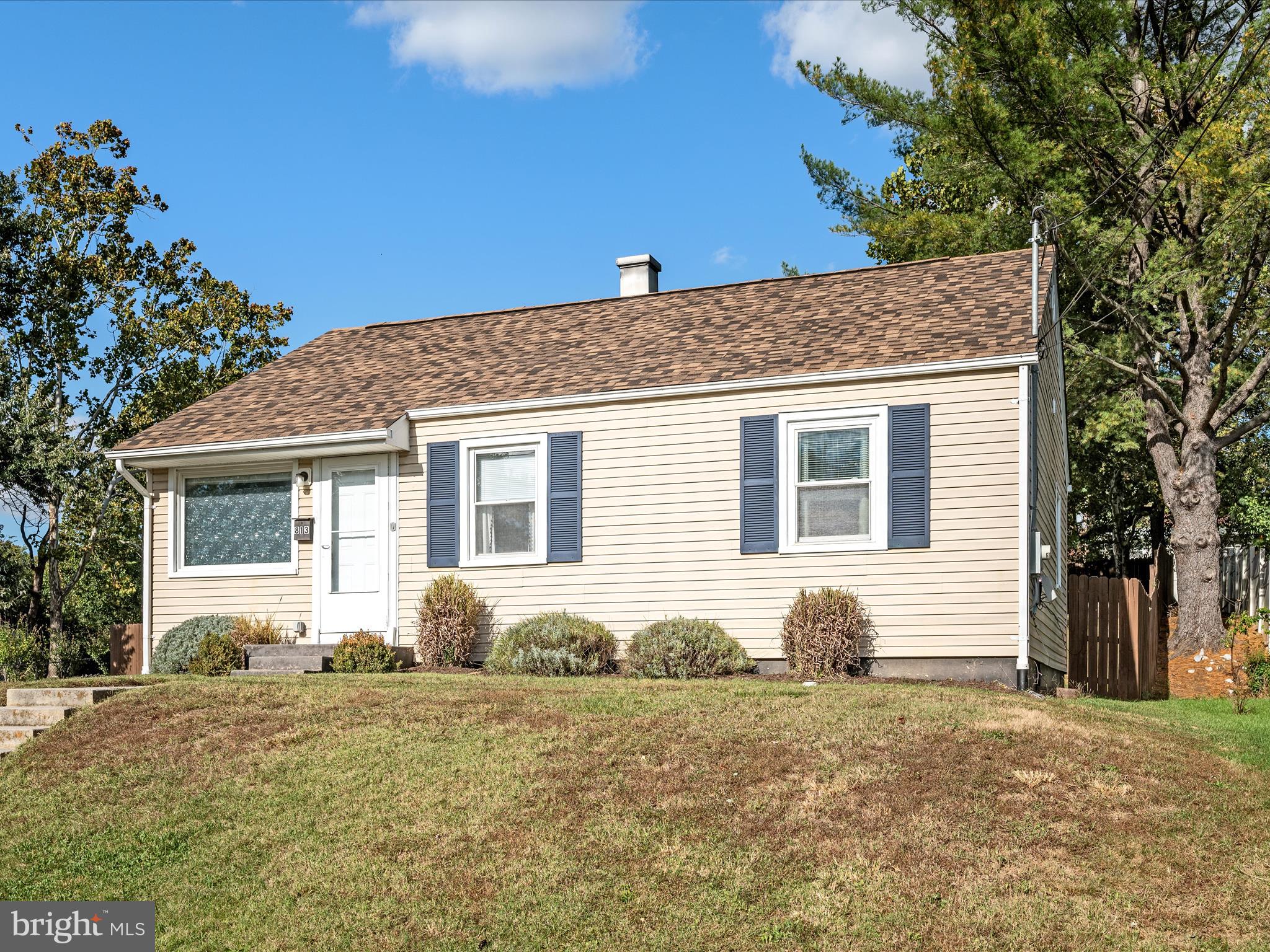 ROYAL VILLAGE - Residential