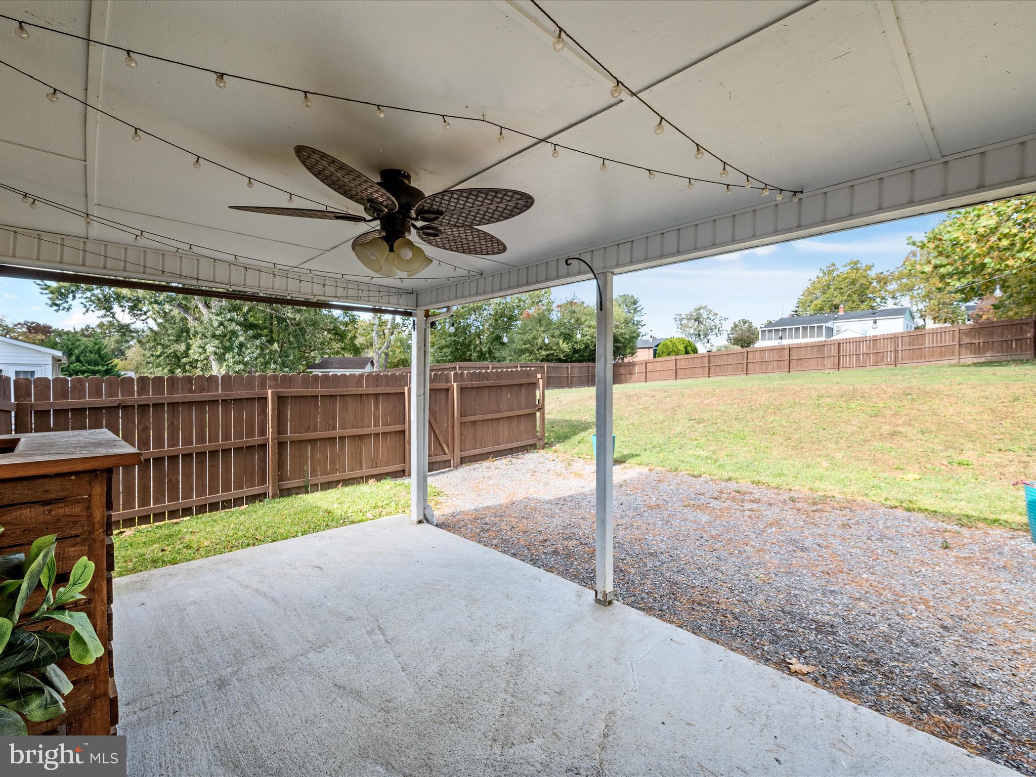 ROYAL VILLAGE - Residential