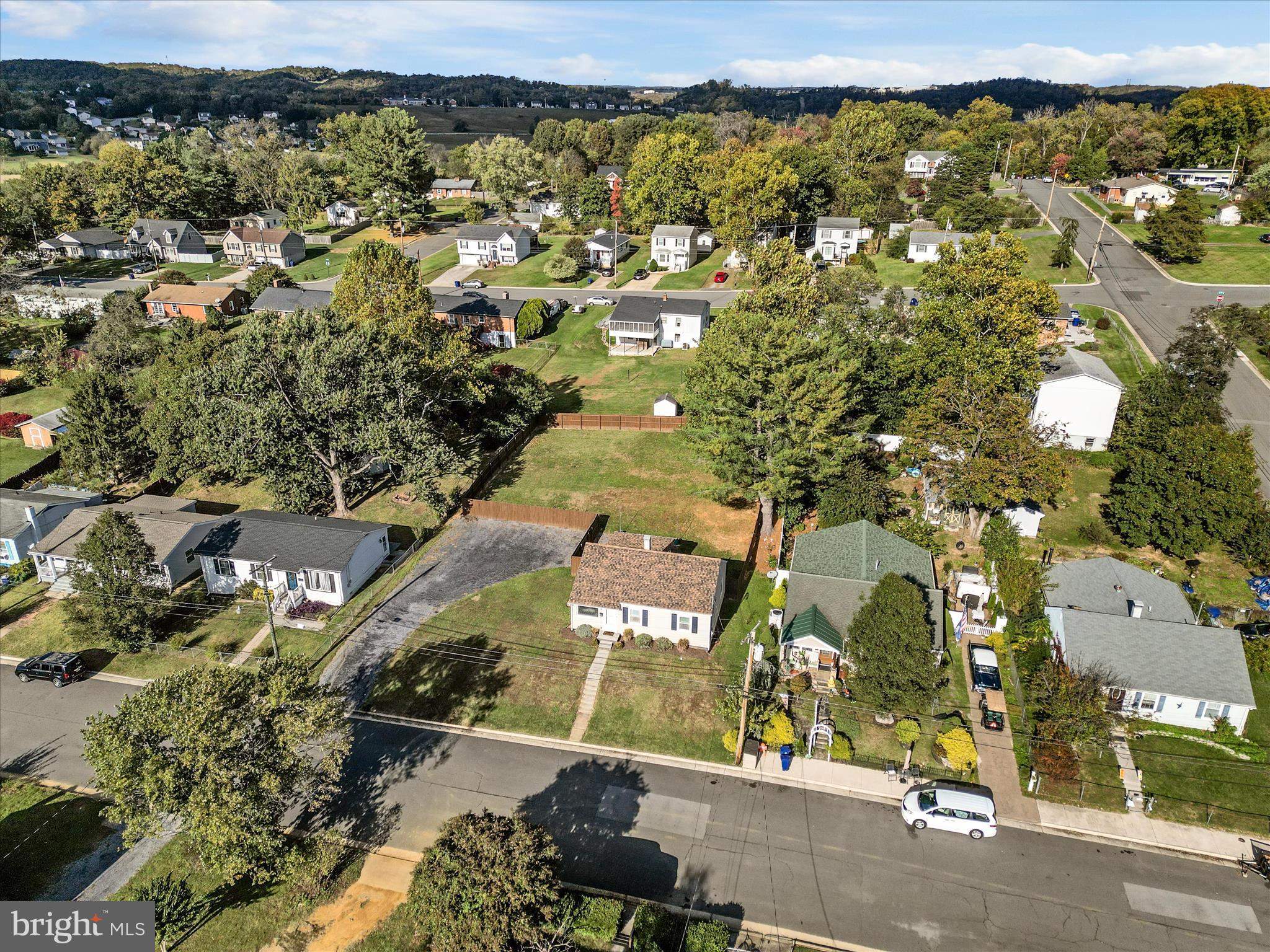 ROYAL VILLAGE - Residential