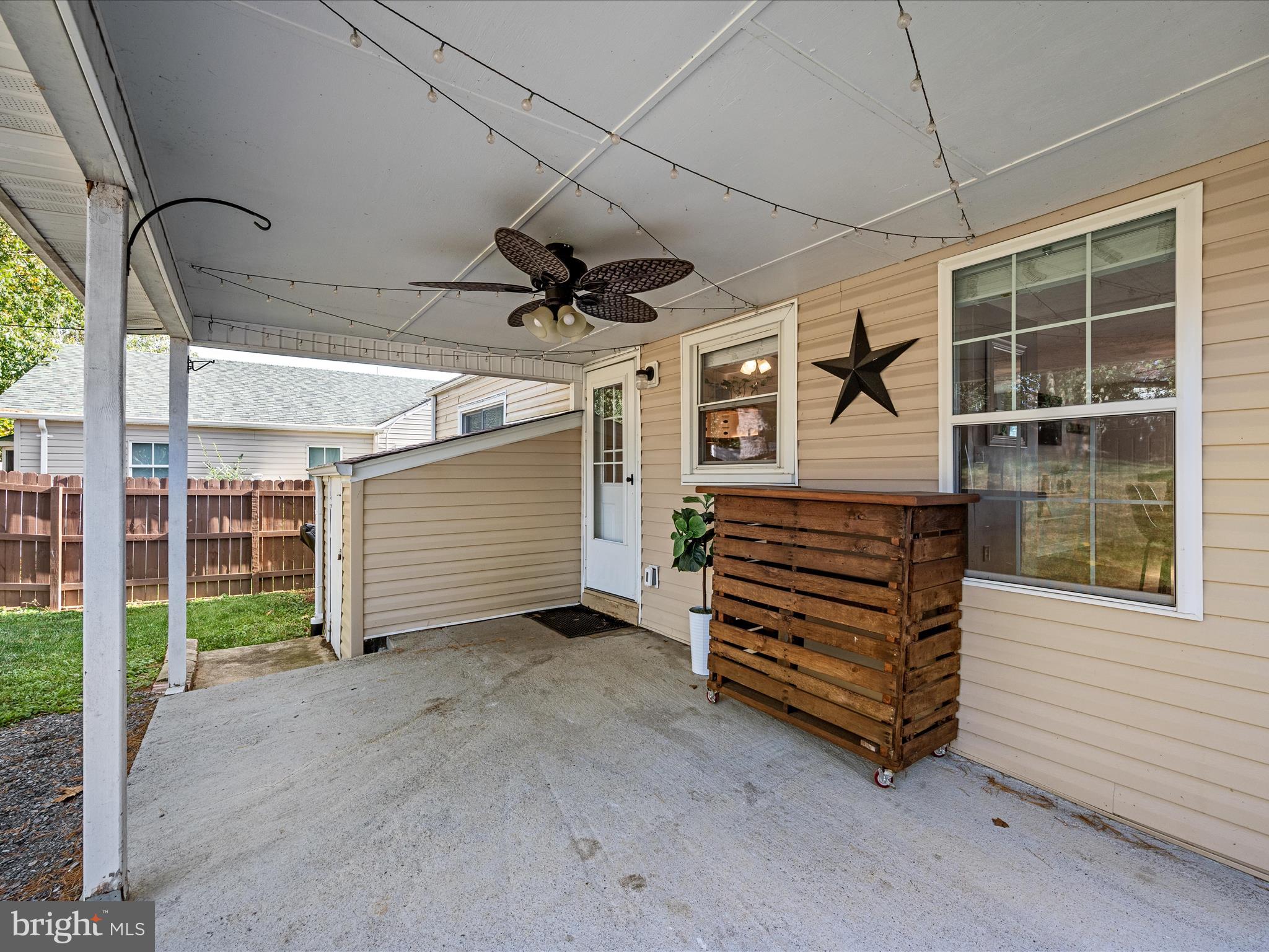 ROYAL VILLAGE - Residential