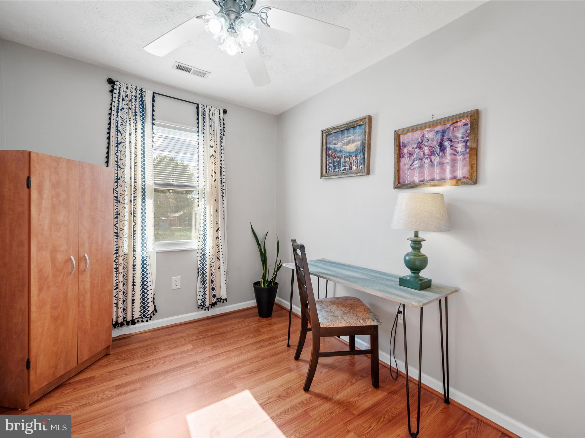 ROYAL VILLAGE - Residential