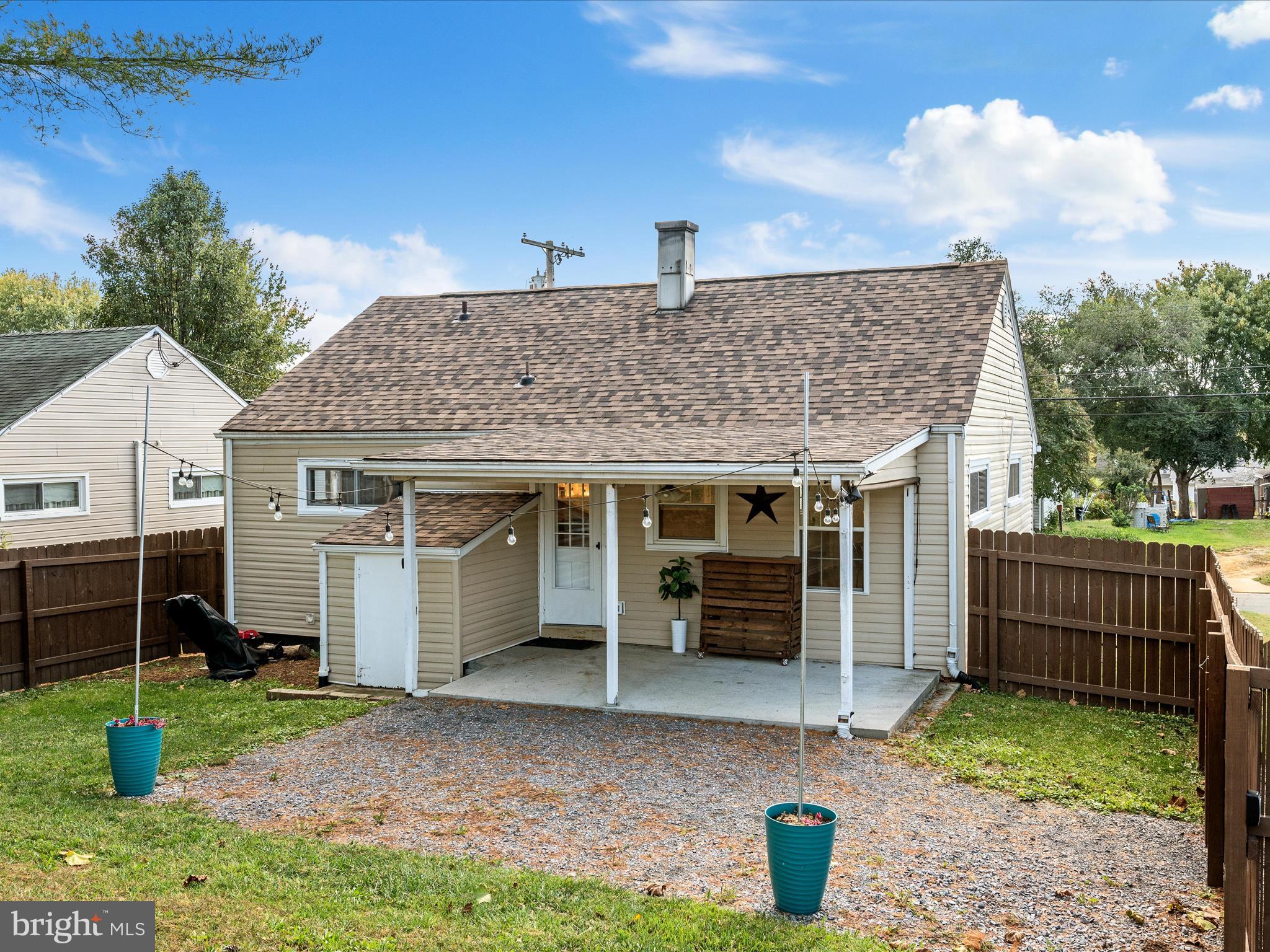 ROYAL VILLAGE - Residential