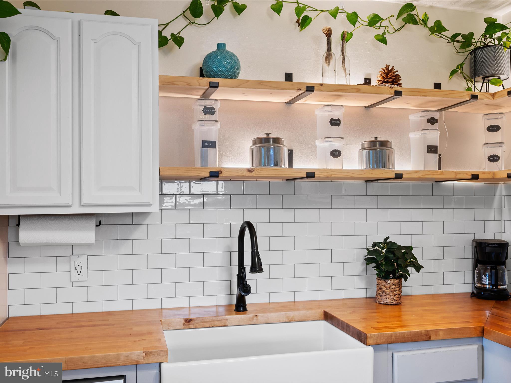 ROYAL VILLAGE - Residential