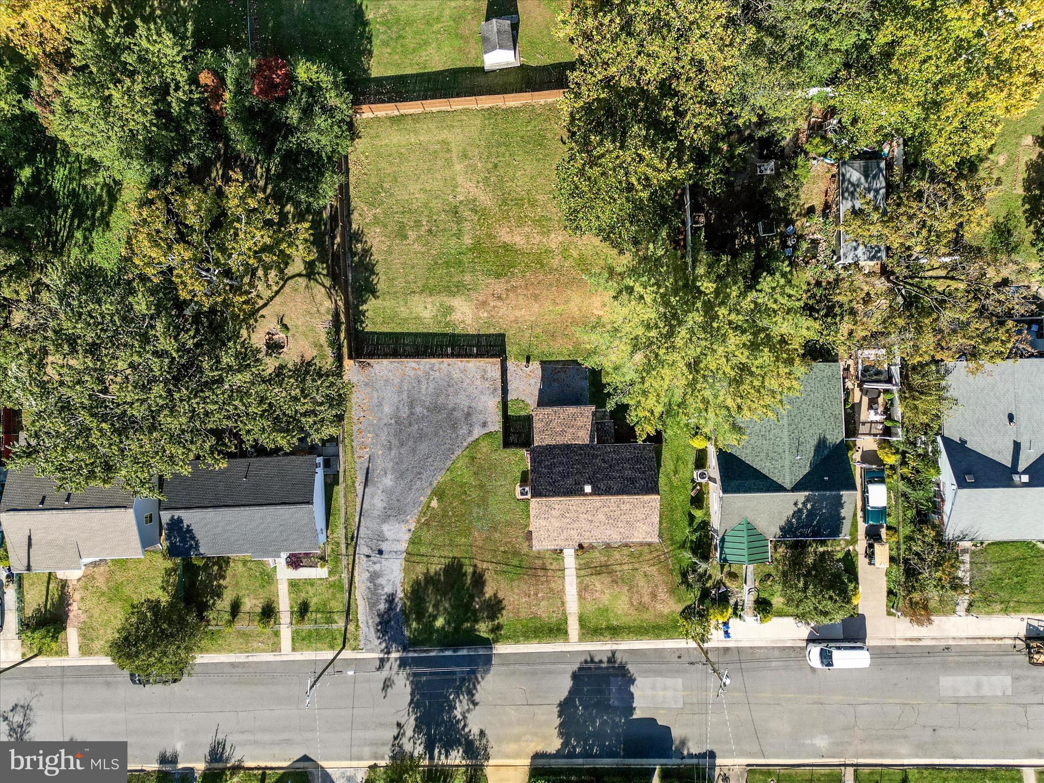 ROYAL VILLAGE - Residential