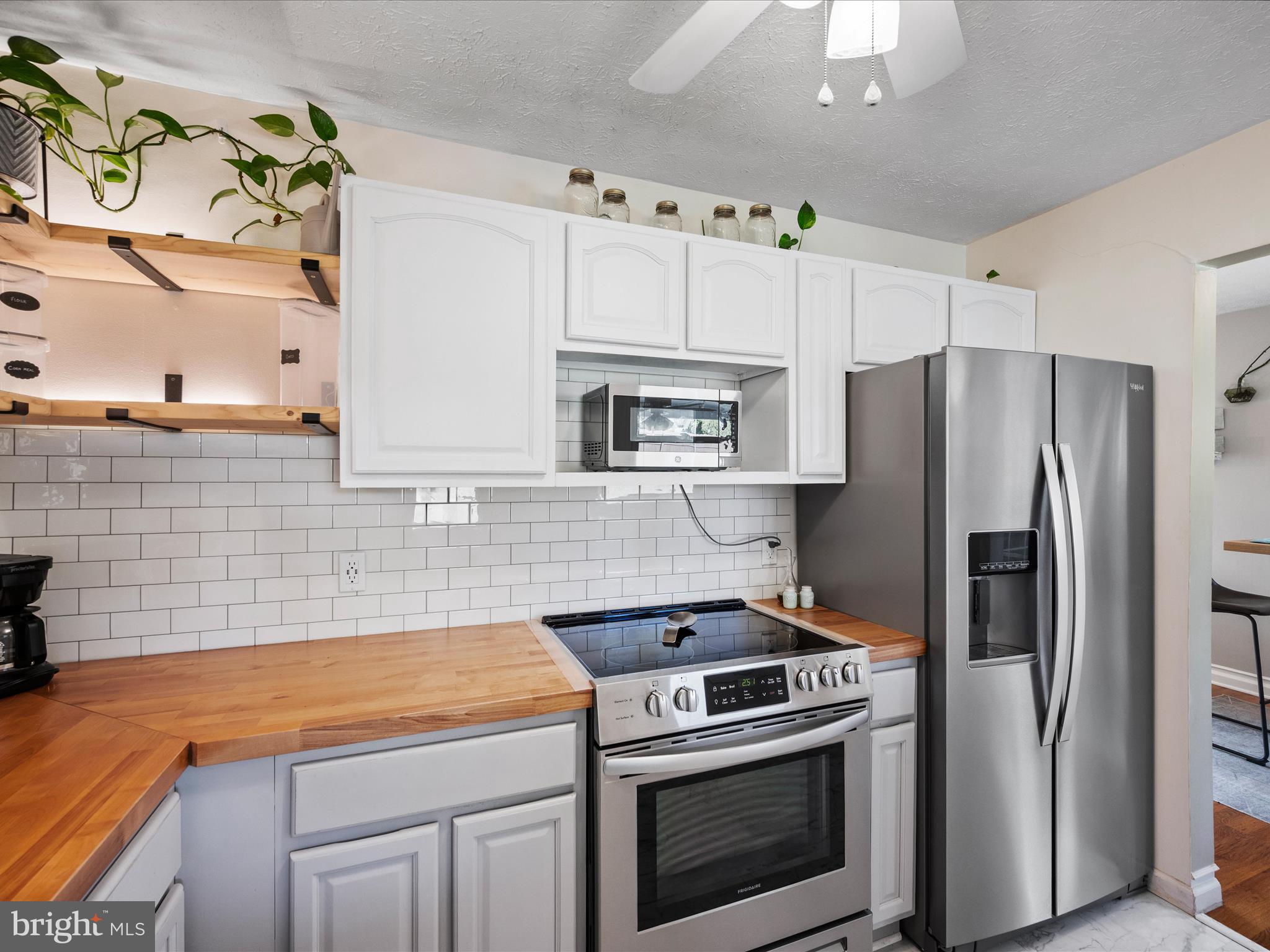 ROYAL VILLAGE - Residential