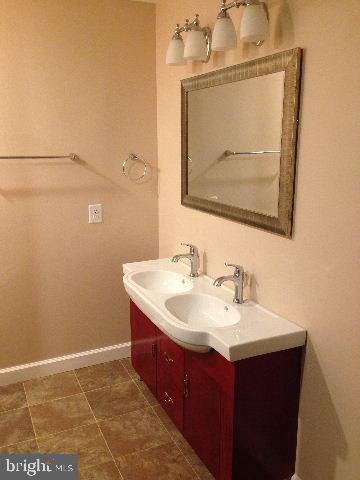 PERRY HALL - Residential