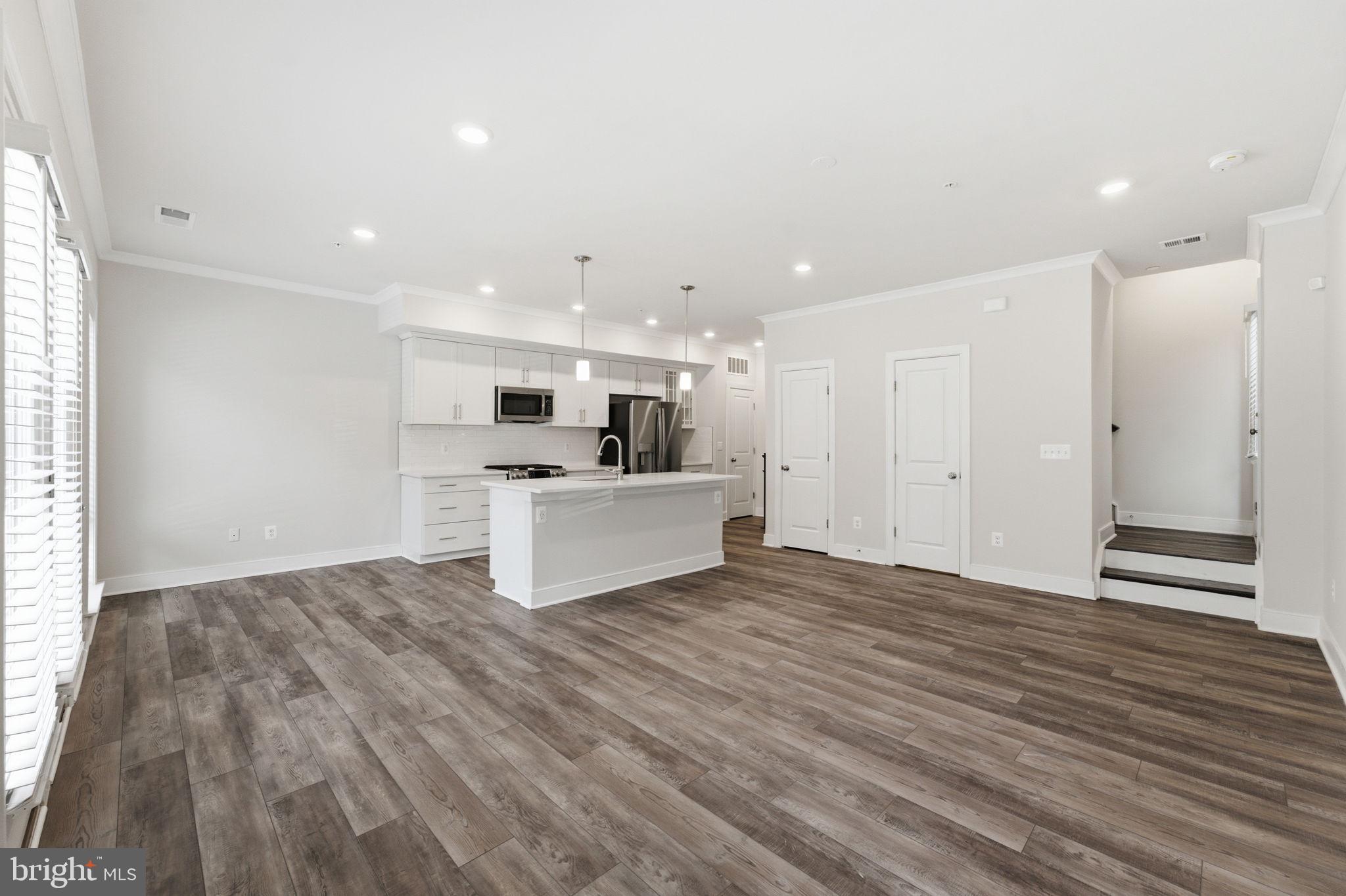 15539 SMOKE BOX WAY