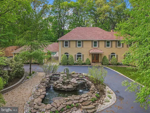 400 Highview Drive, Wayne, PA MLS: PAMC2135308