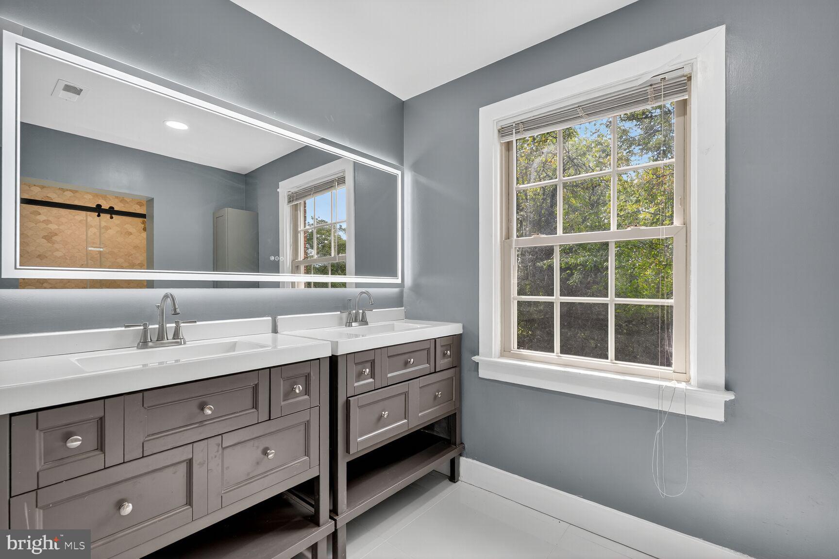 SWANN ROAD - Residential