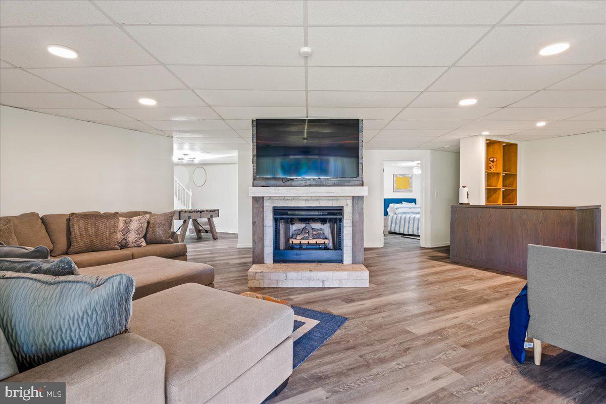 TARA WOODS - Residential