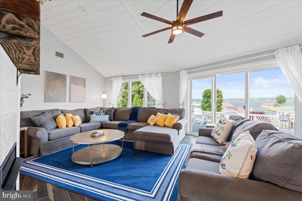 TARA WOODS - Residential