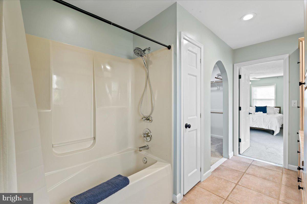 TARA WOODS - Residential