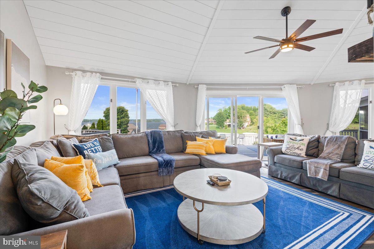 TARA WOODS - Residential