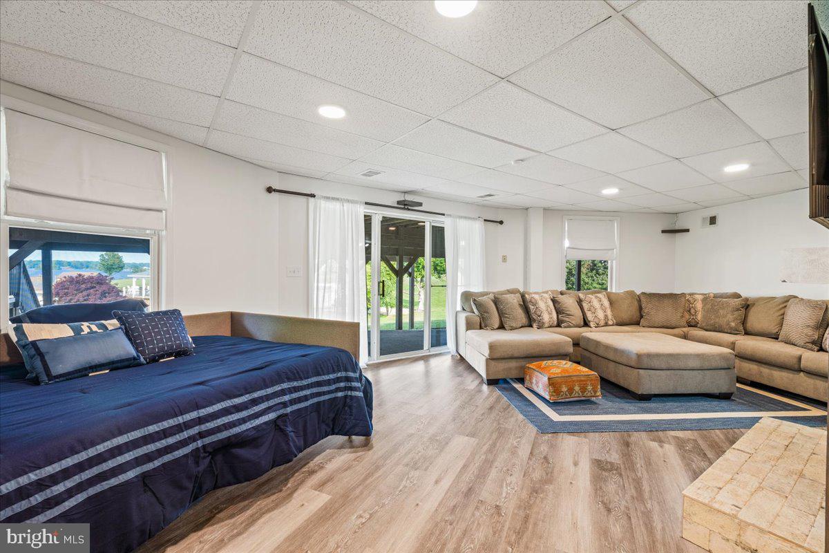 TARA WOODS - Residential