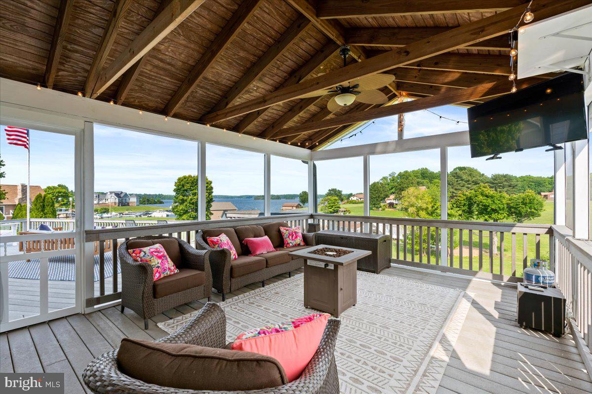 TARA WOODS - Residential