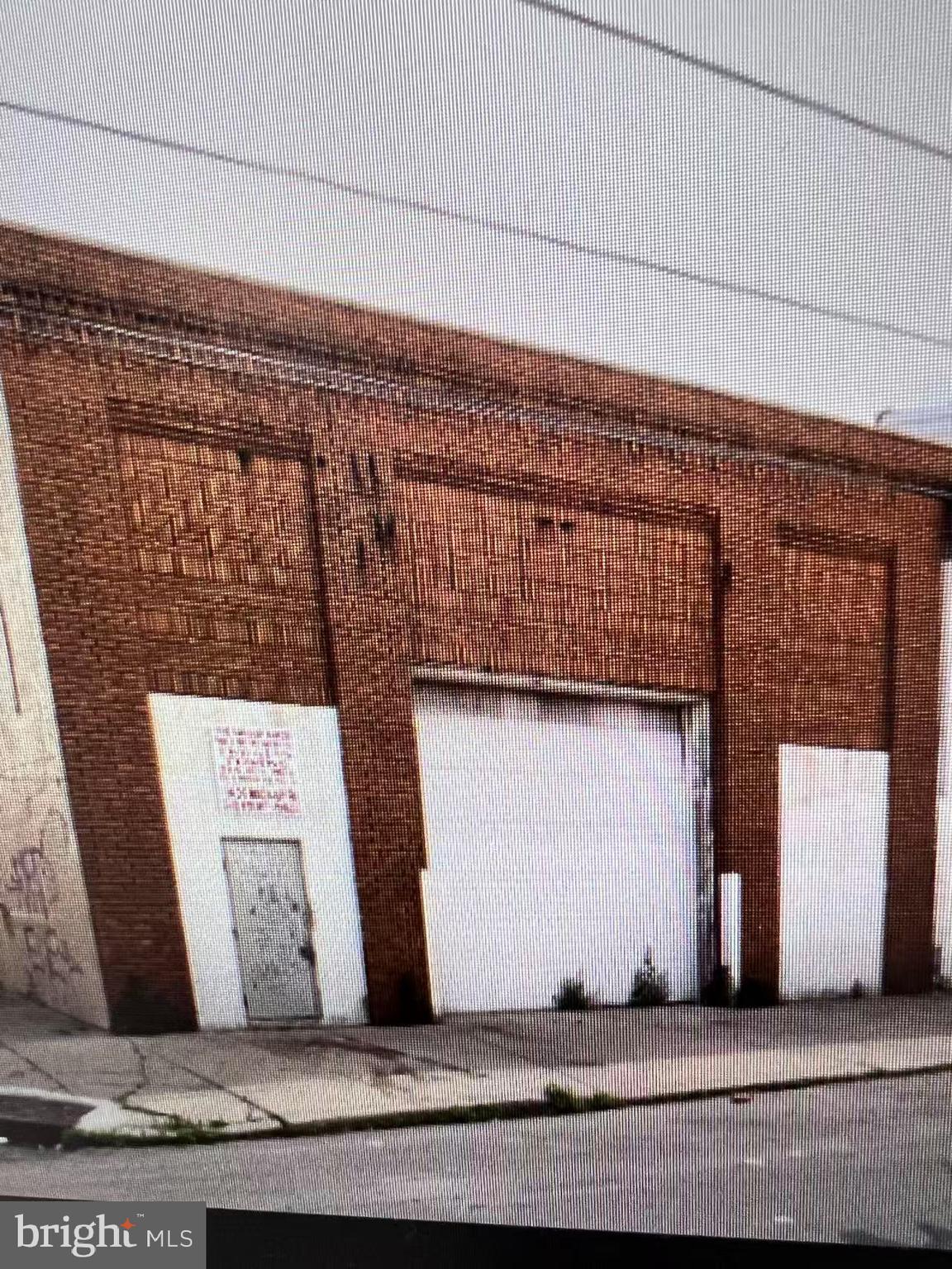 Vacant warehouse, owner will repair the roof, beside the roof all other rent as is. Tenant will pay for the real estate Tax.