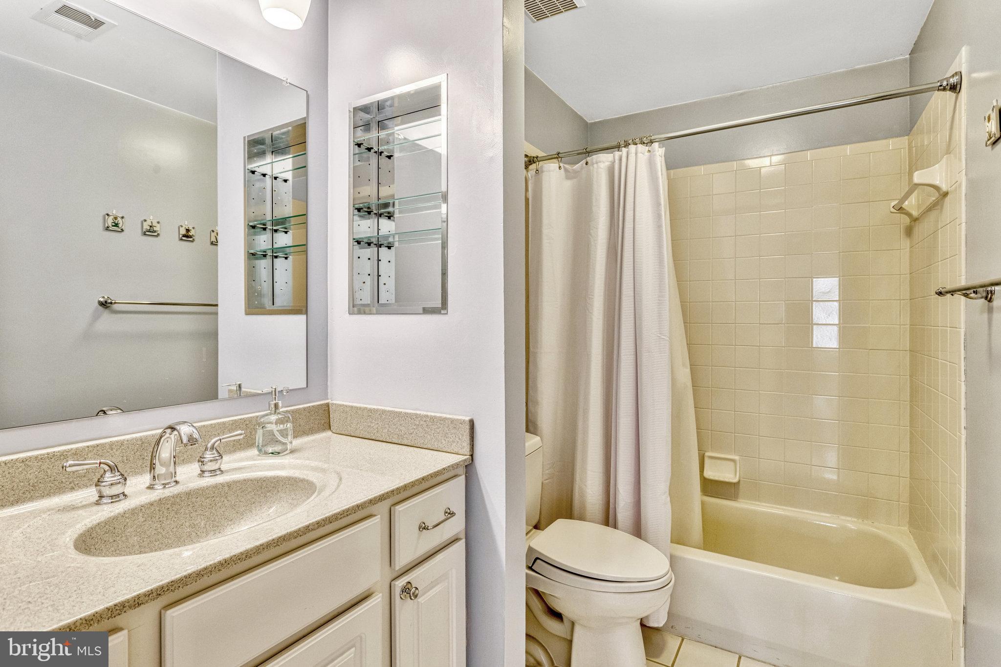 LAKE RIDGE - Residential