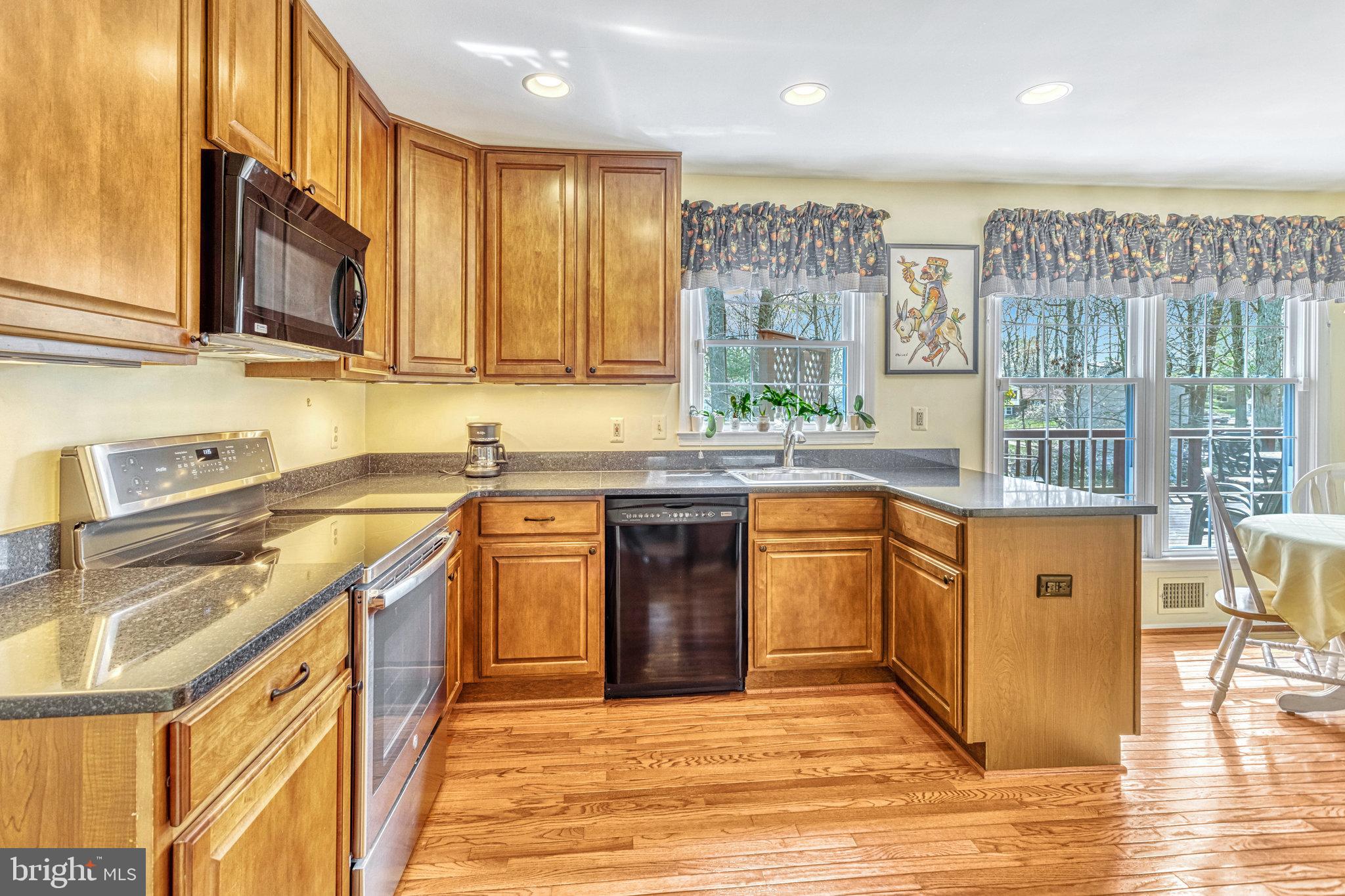 LAKE RIDGE - Residential