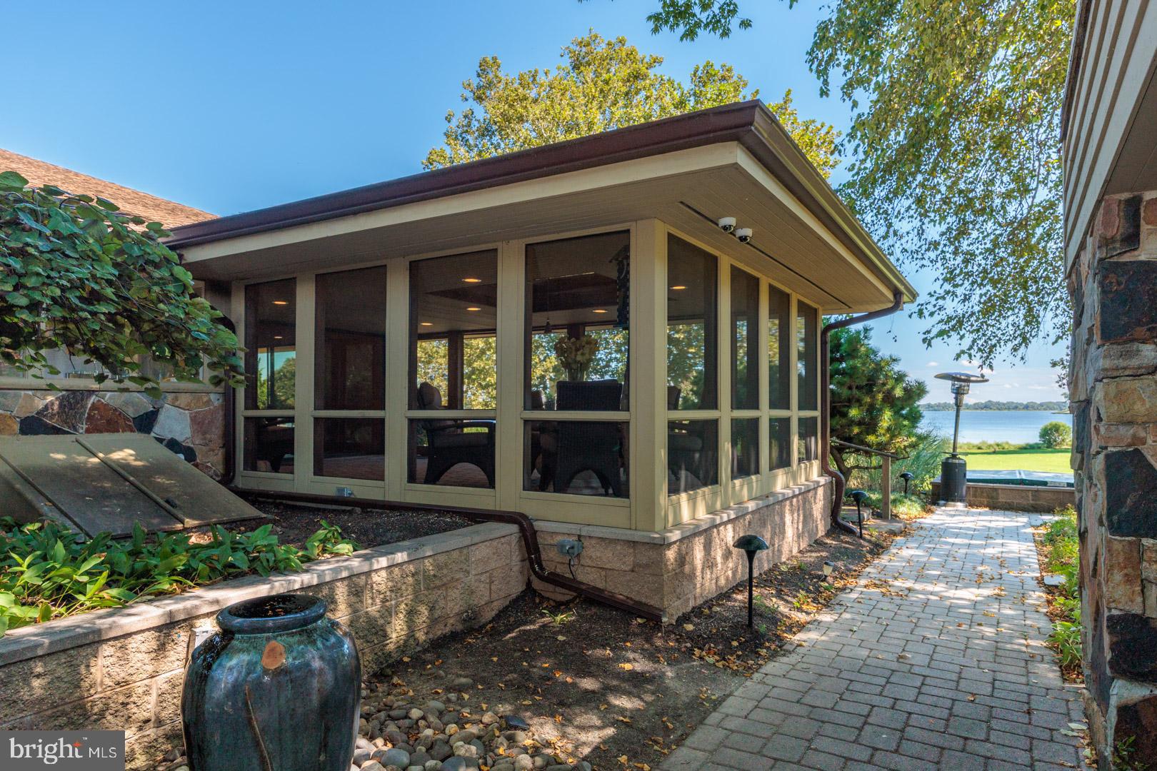 BENNETT POINT - Residential