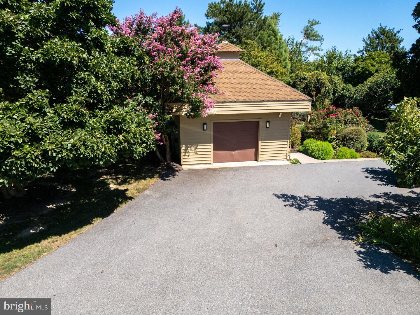 BENNETT POINT - Residential