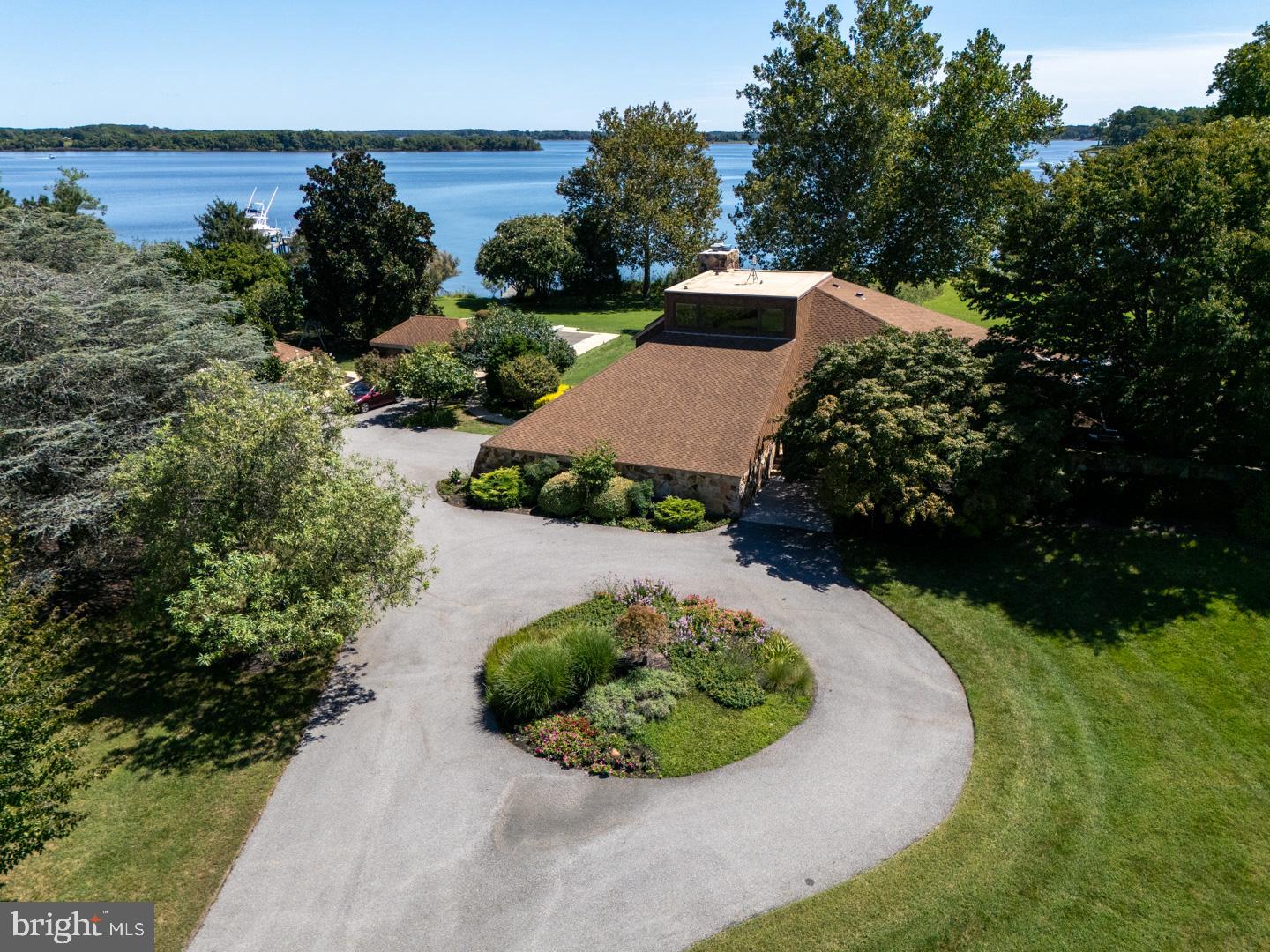 BENNETT POINT - Residential