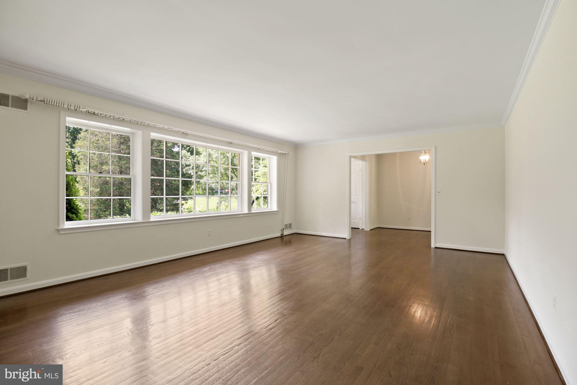 11009 CRIPPLEGATE ROAD