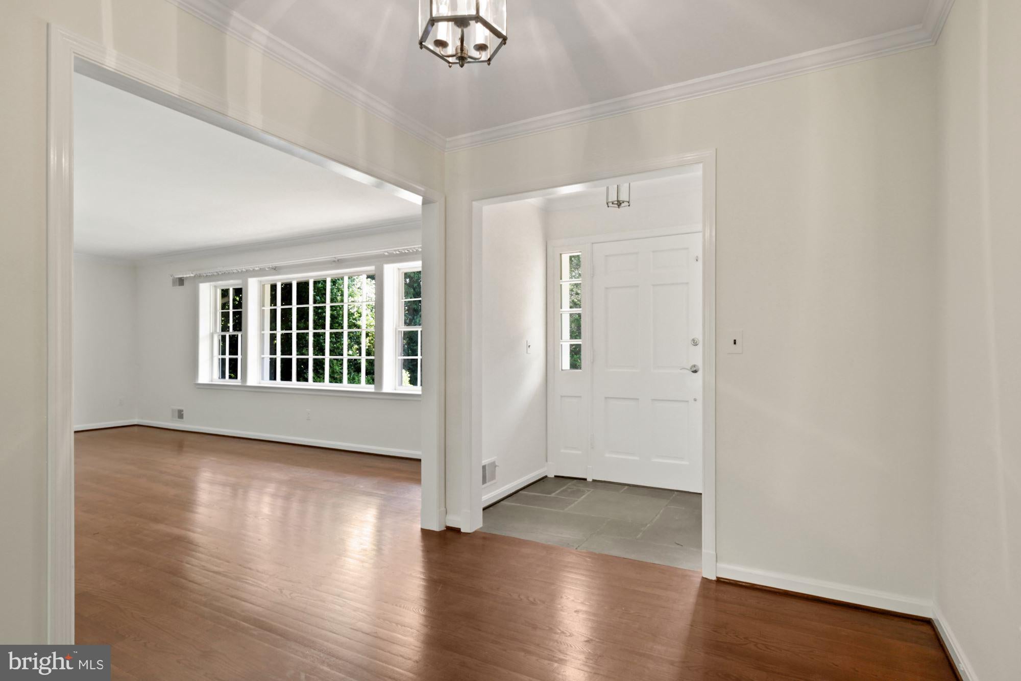 11009 CRIPPLEGATE ROAD