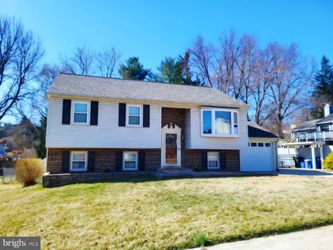 Photo of 10432 Sweepstakes Road, DAMASCUS, MD 20872 (MLS # MDMC2221124)