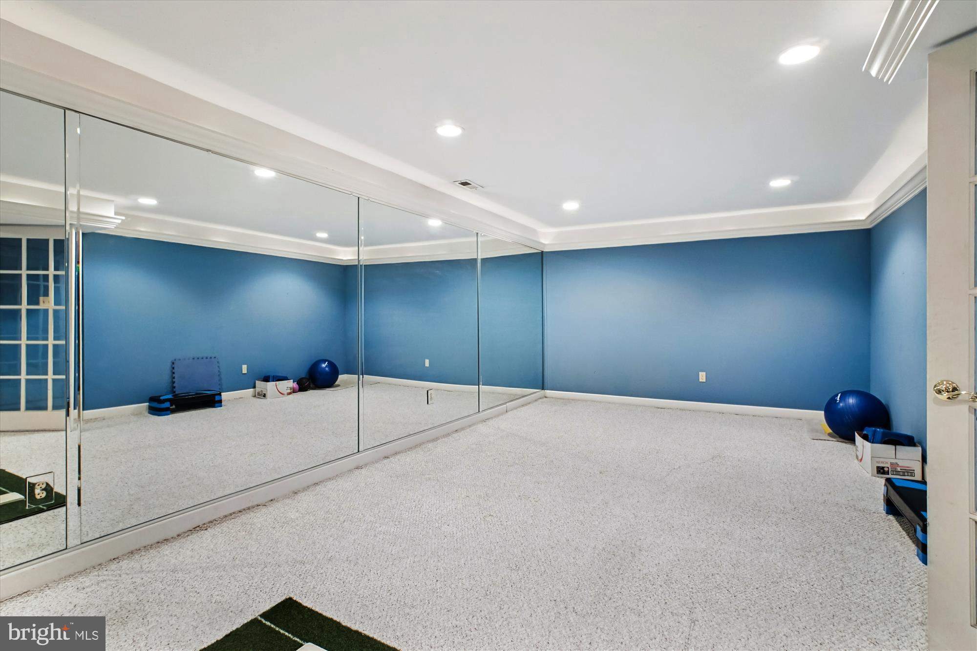 LONGMEADE - Residential