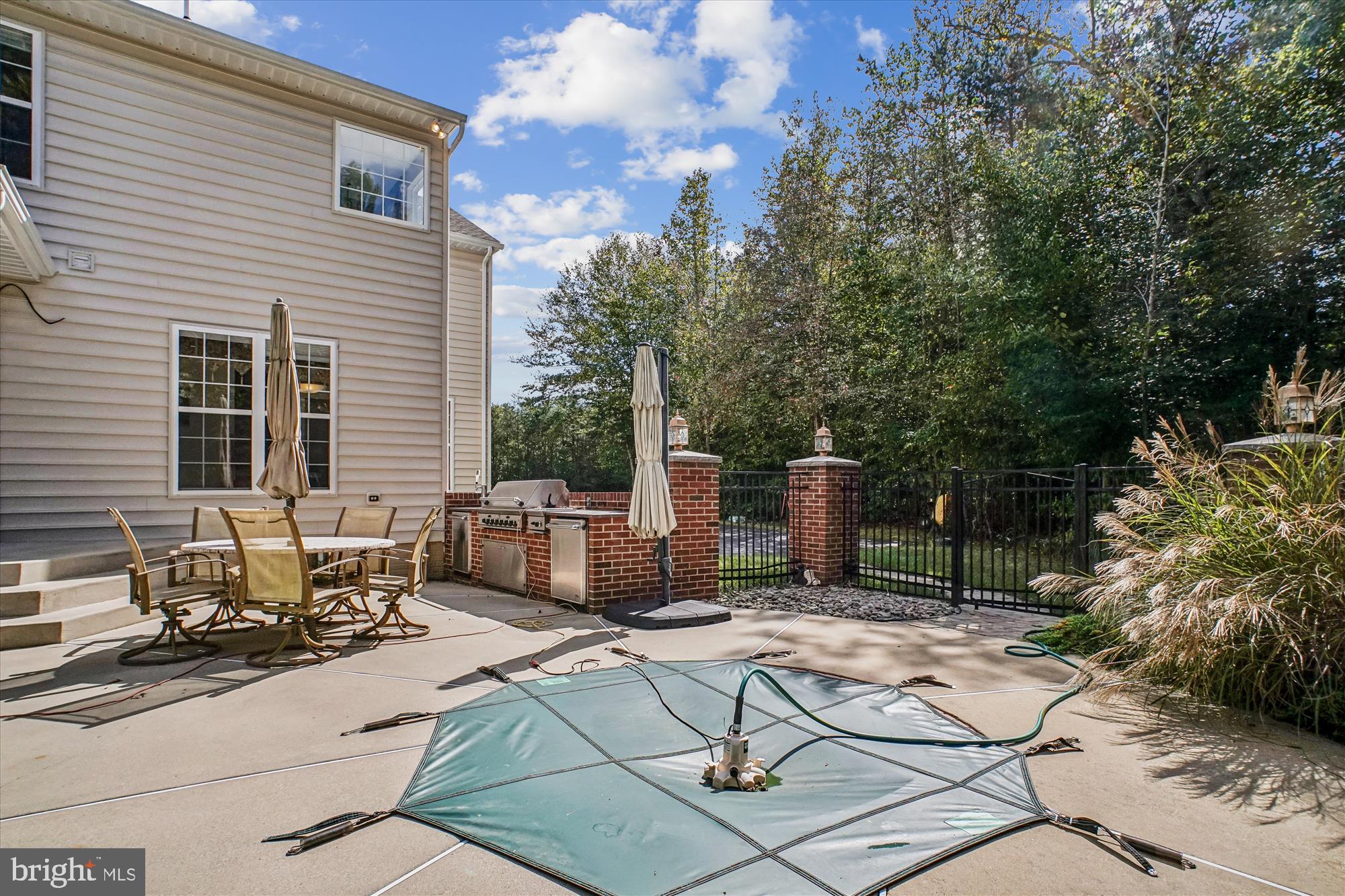 LONGMEADE - Residential