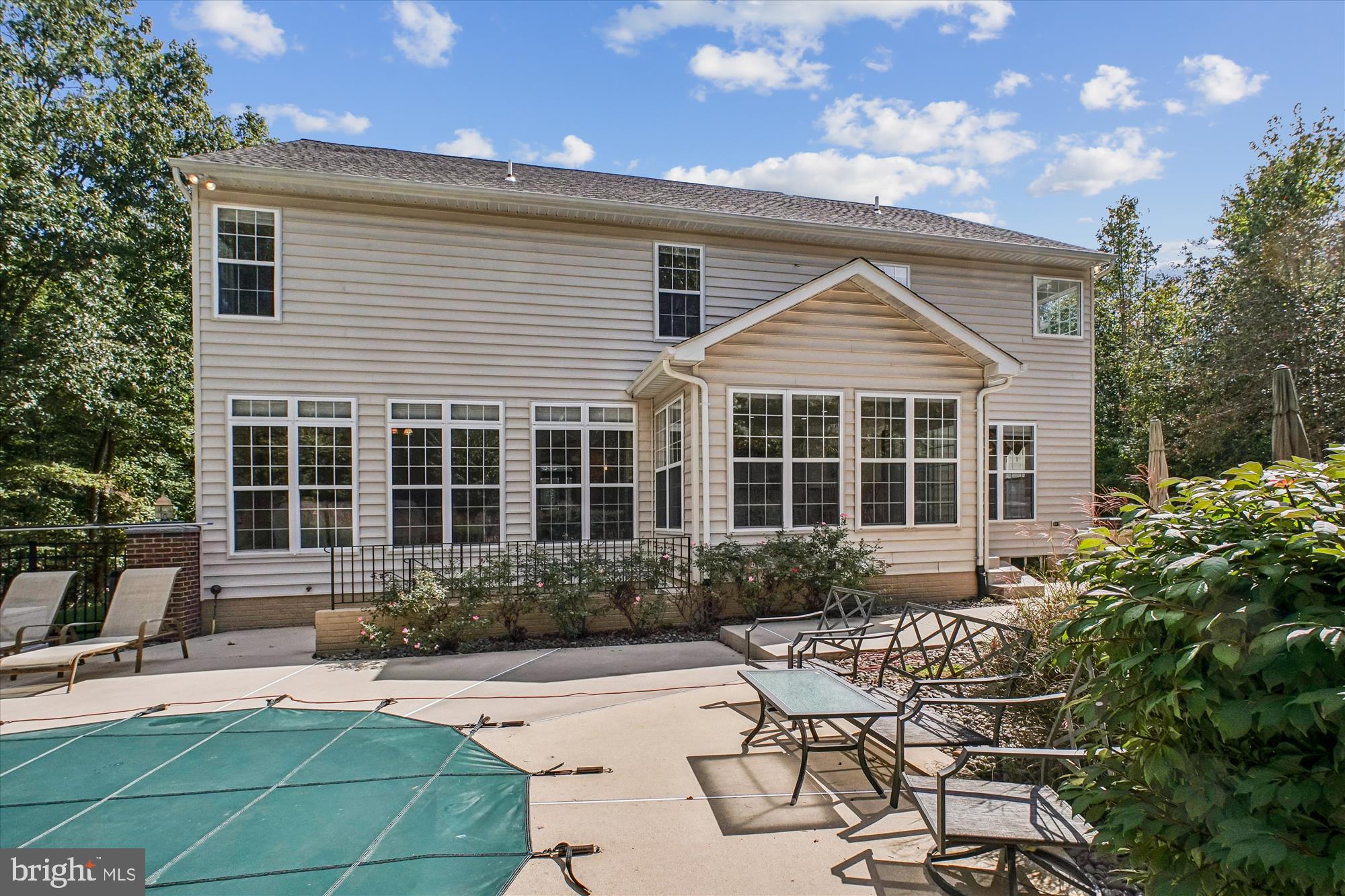 LONGMEADE - Residential