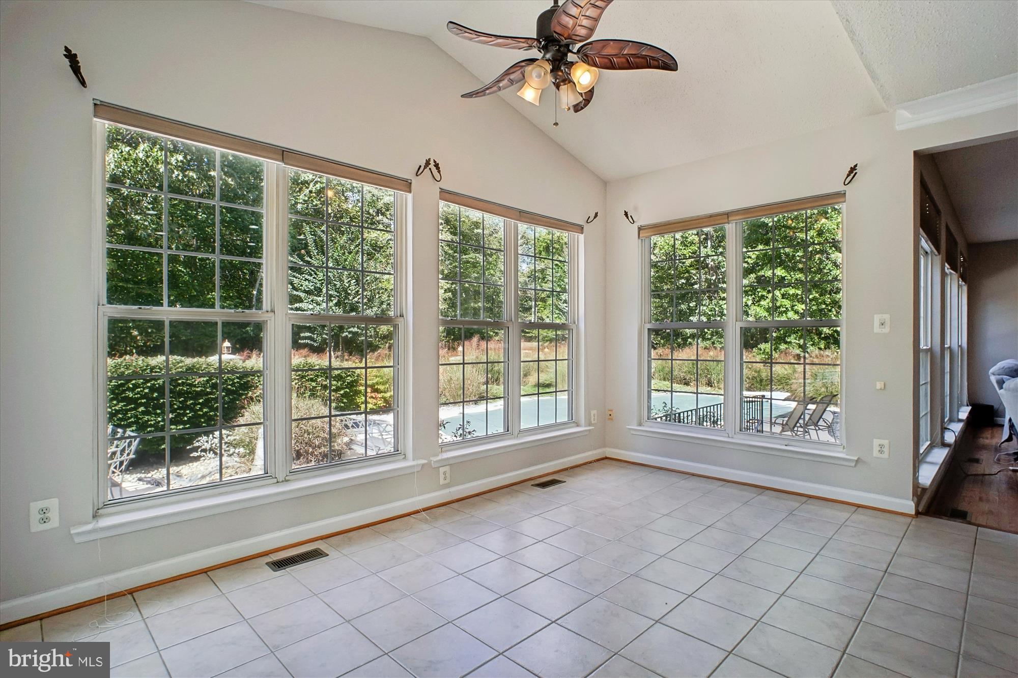 LONGMEADE - Residential