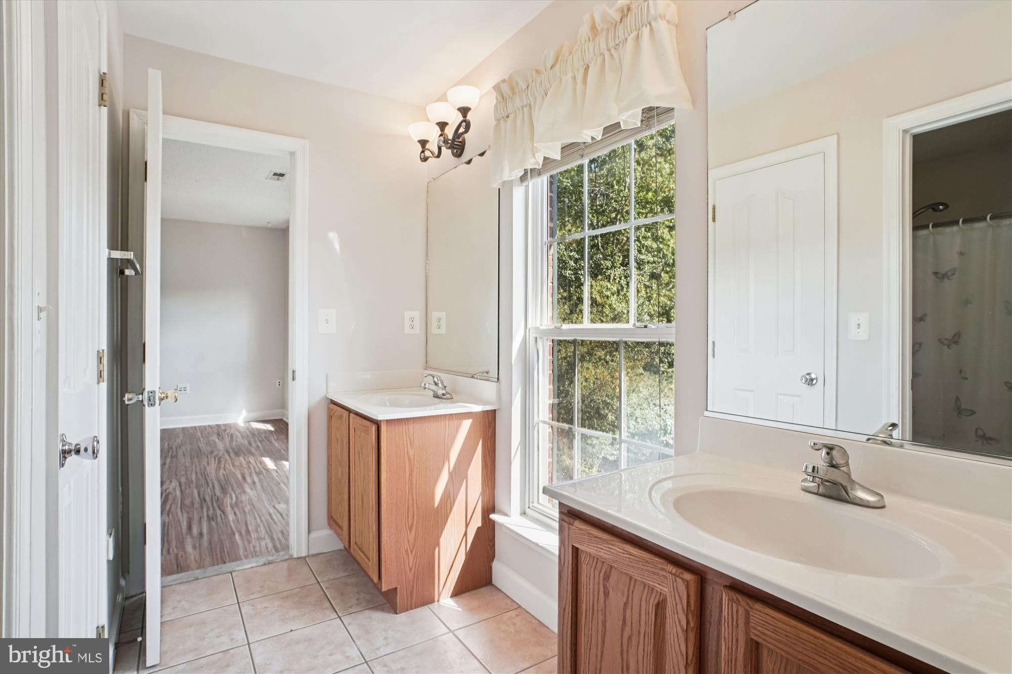 LONGMEADE - Residential