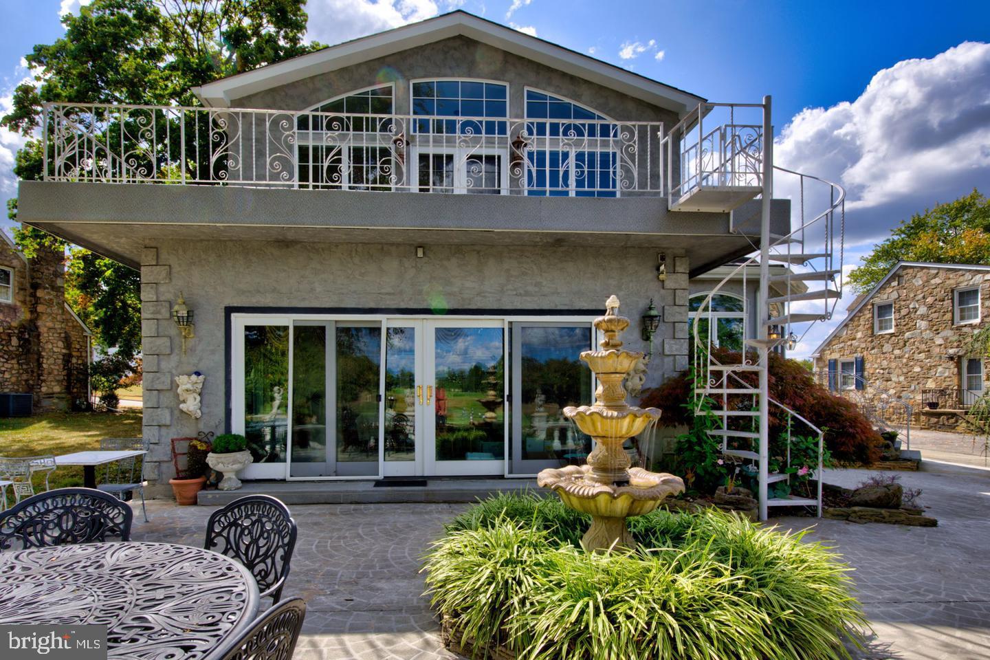 TERRACED HILLS - Residential