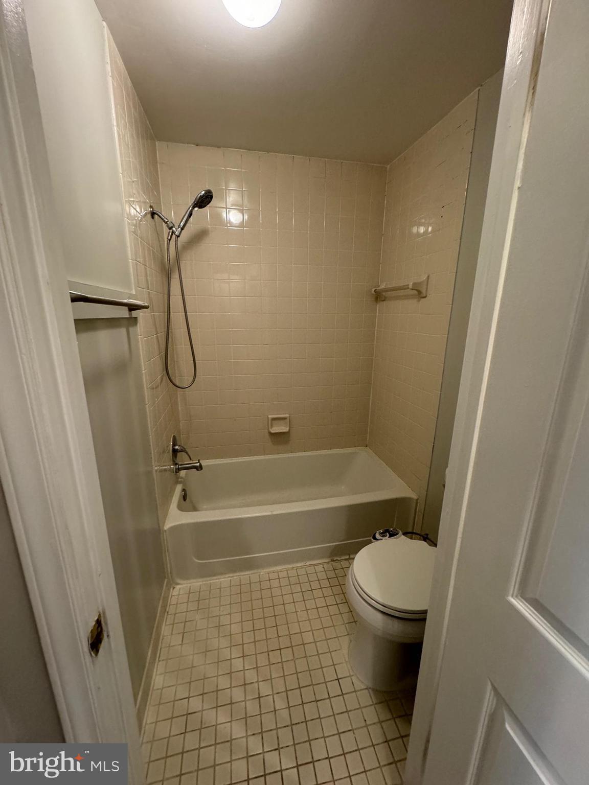 GABLES OF TUCKERMAN - Residential Lease