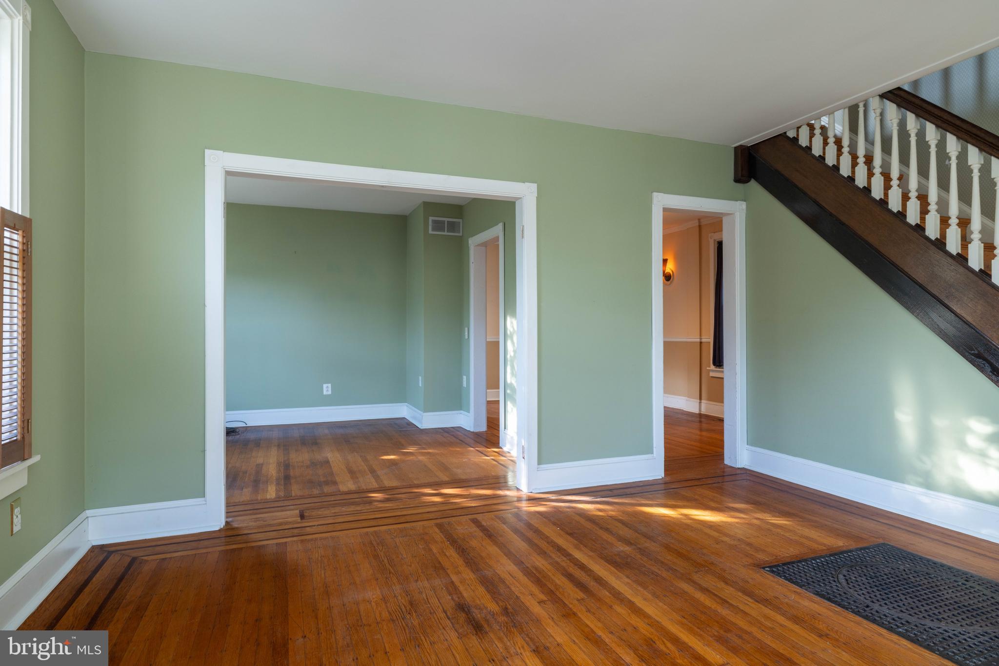 401 WOODLAWN -03