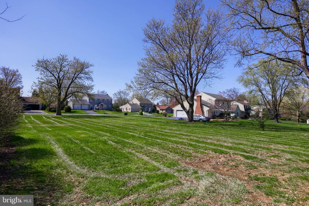 Photo of 1105 Hempfield Drive, LANCASTER, PA 17601 (MLS # PALA2066486)