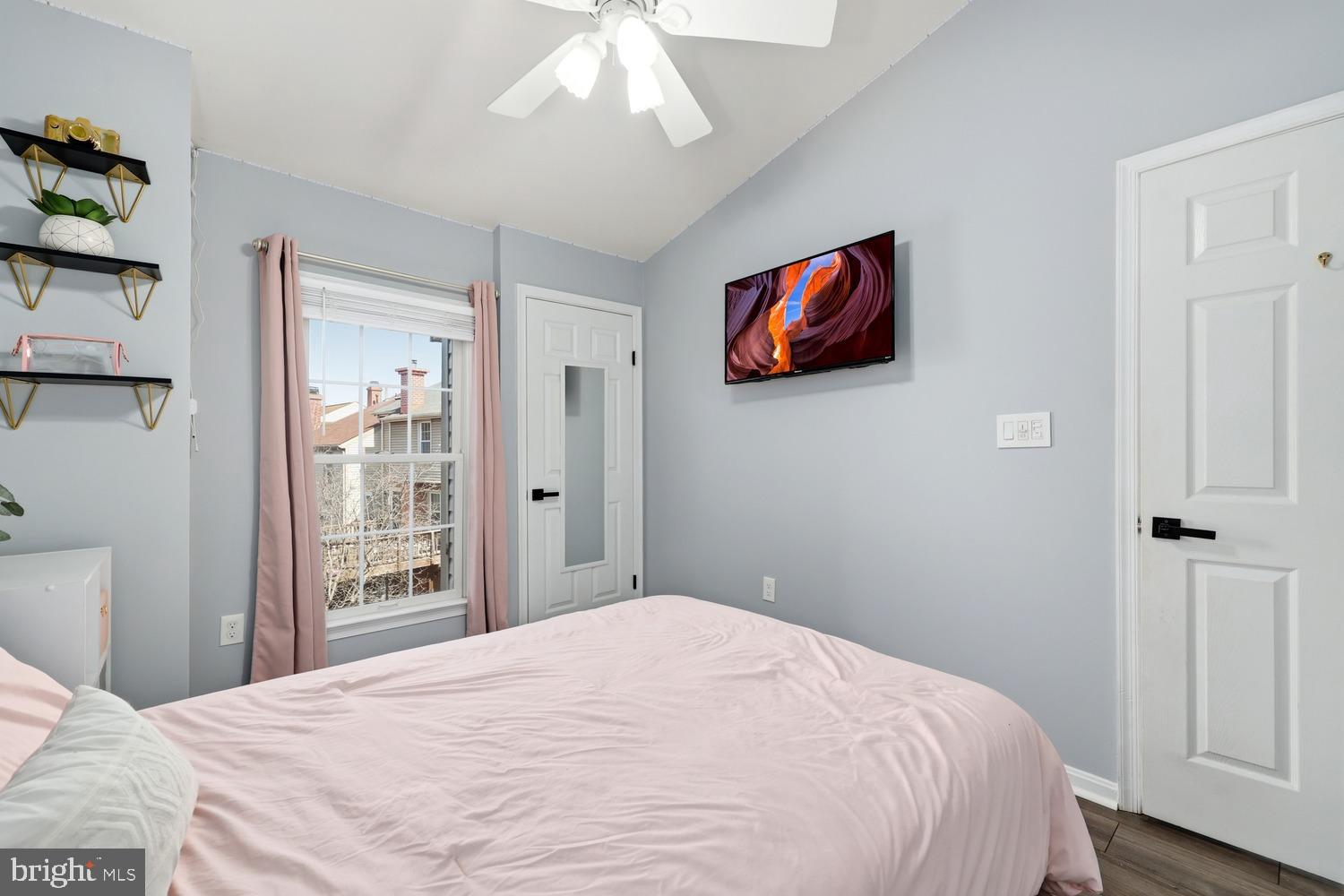 CENTER TERRACE - Residential