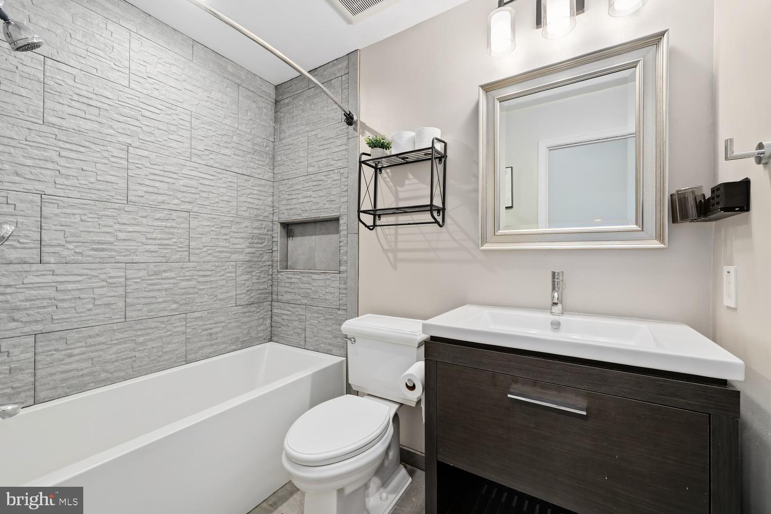 CENTER TERRACE - Residential