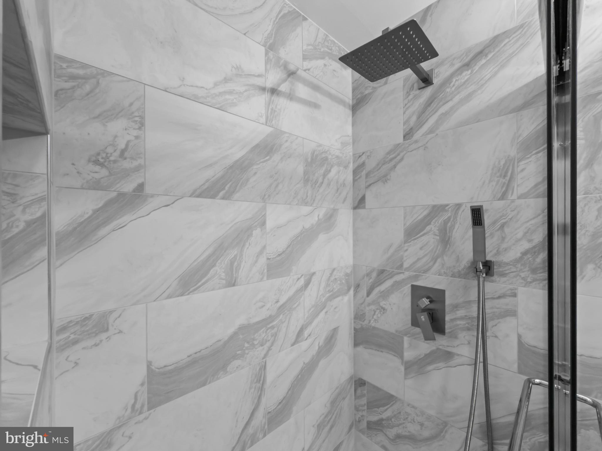 CHATEAU VALLEY - Residential Lease