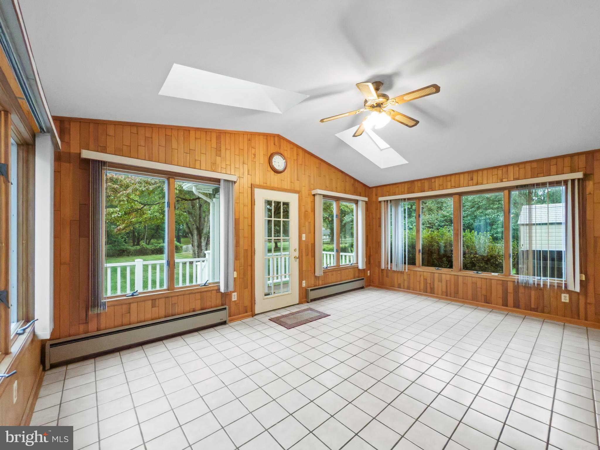 CHATEAU VALLEY - Residential Lease